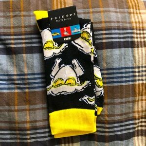 🌸 F•R•I•E•N•D•S crew socks